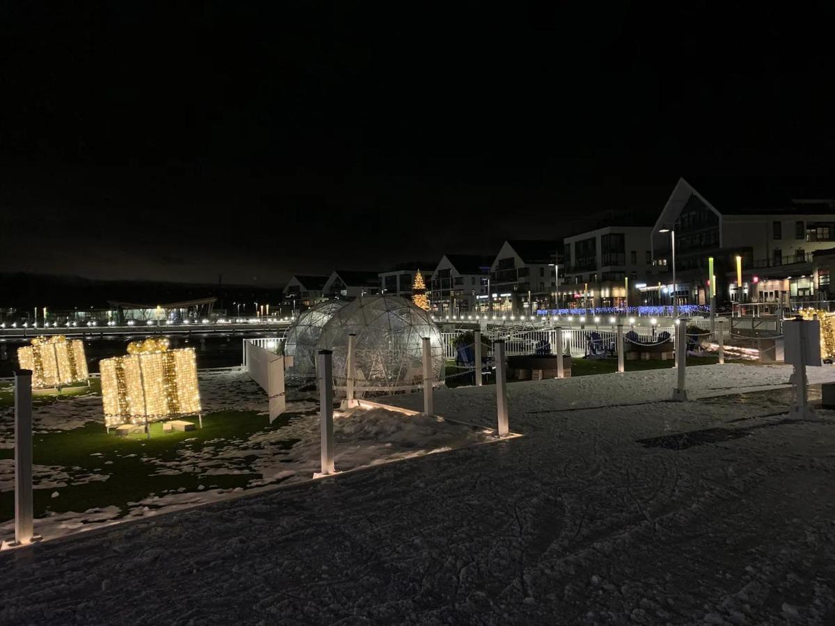 Pet Friendly Condos At Friday Harbour Innisfil Exterior foto