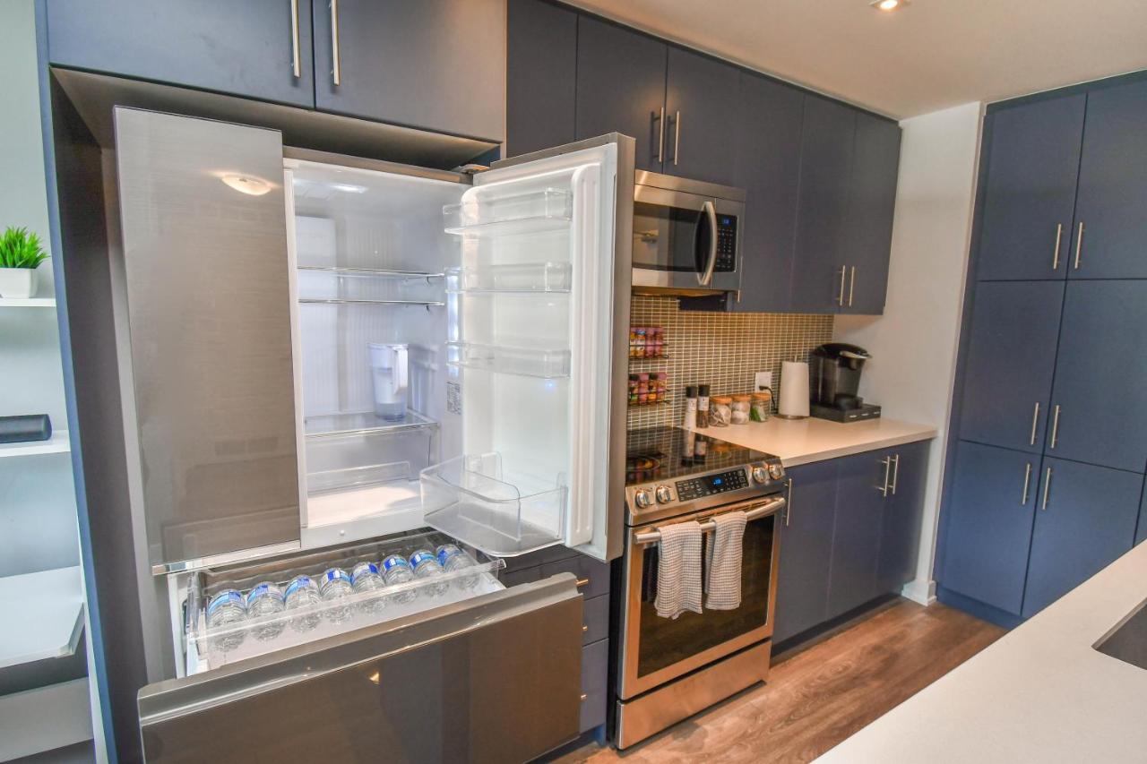 Pet Friendly Condos At Friday Harbour Innisfil Exterior foto