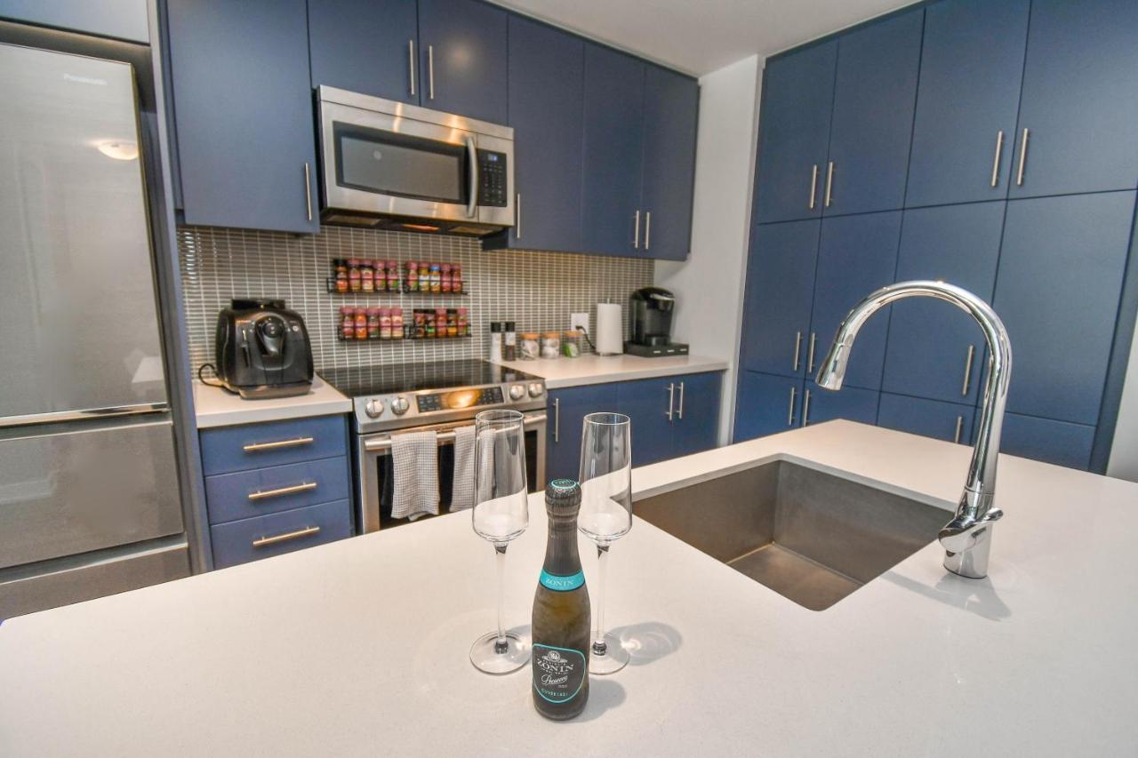 Pet Friendly Condos At Friday Harbour Innisfil Exterior foto