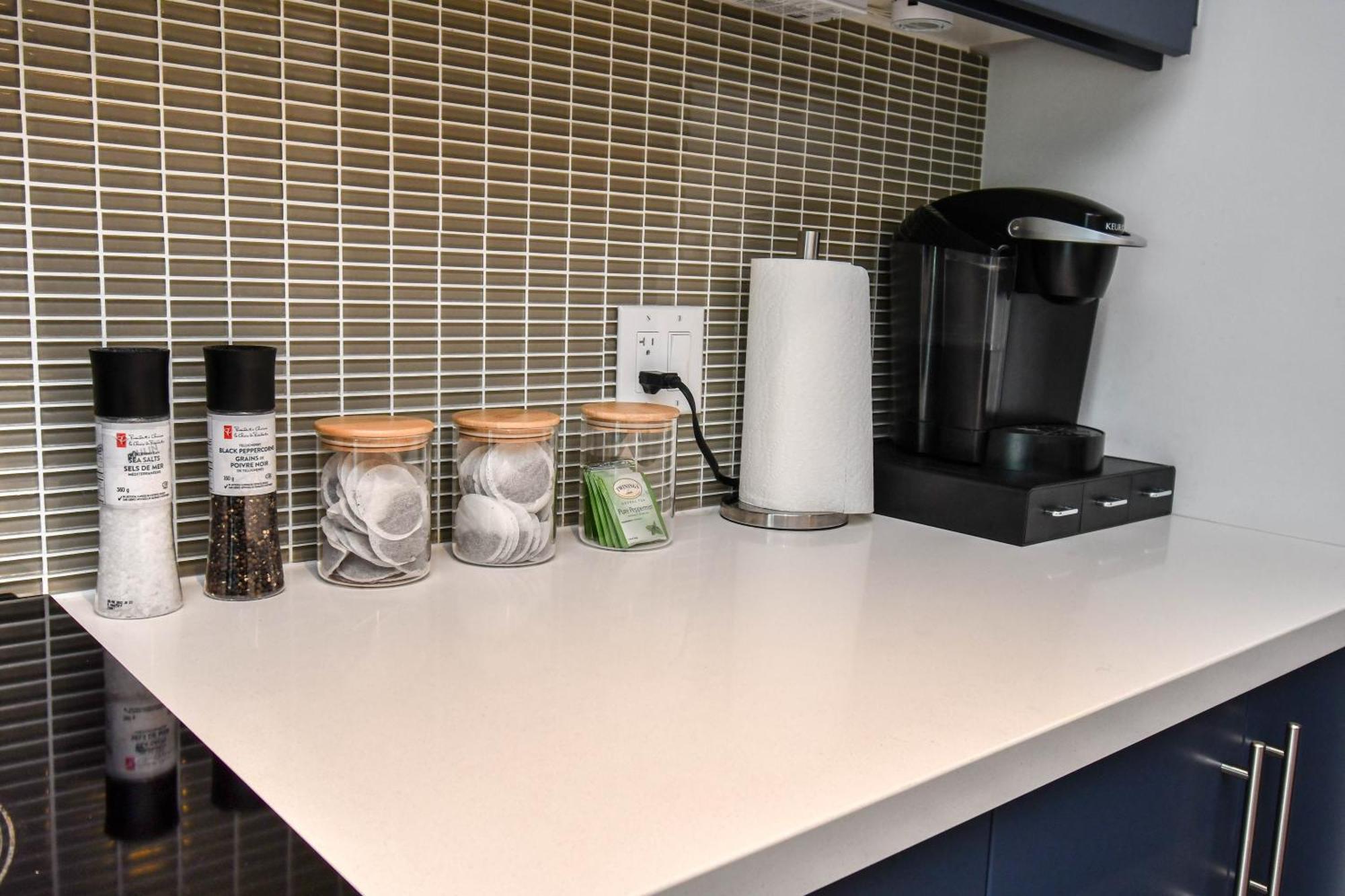 Pet Friendly Condos At Friday Harbour Innisfil Exterior foto